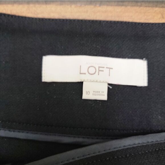 Loft Mini Skirt Solid Black With 2 Side Pockets and Side Zipper A-line Size 10 - Picture 2 of 8